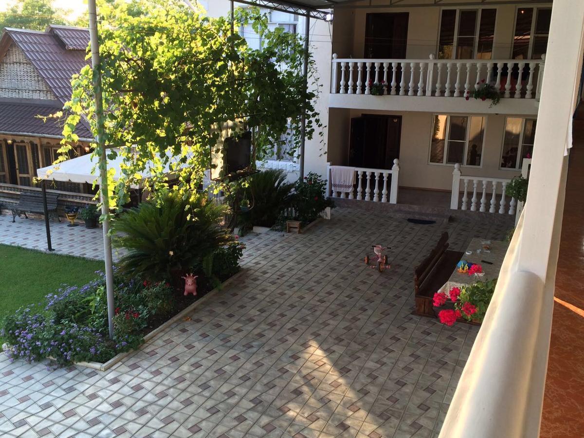 Guest House Liel Sukhumi Exterior photo